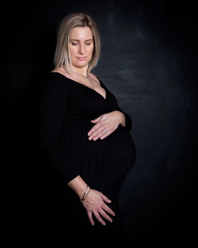 Maternity shoot outlet black dress