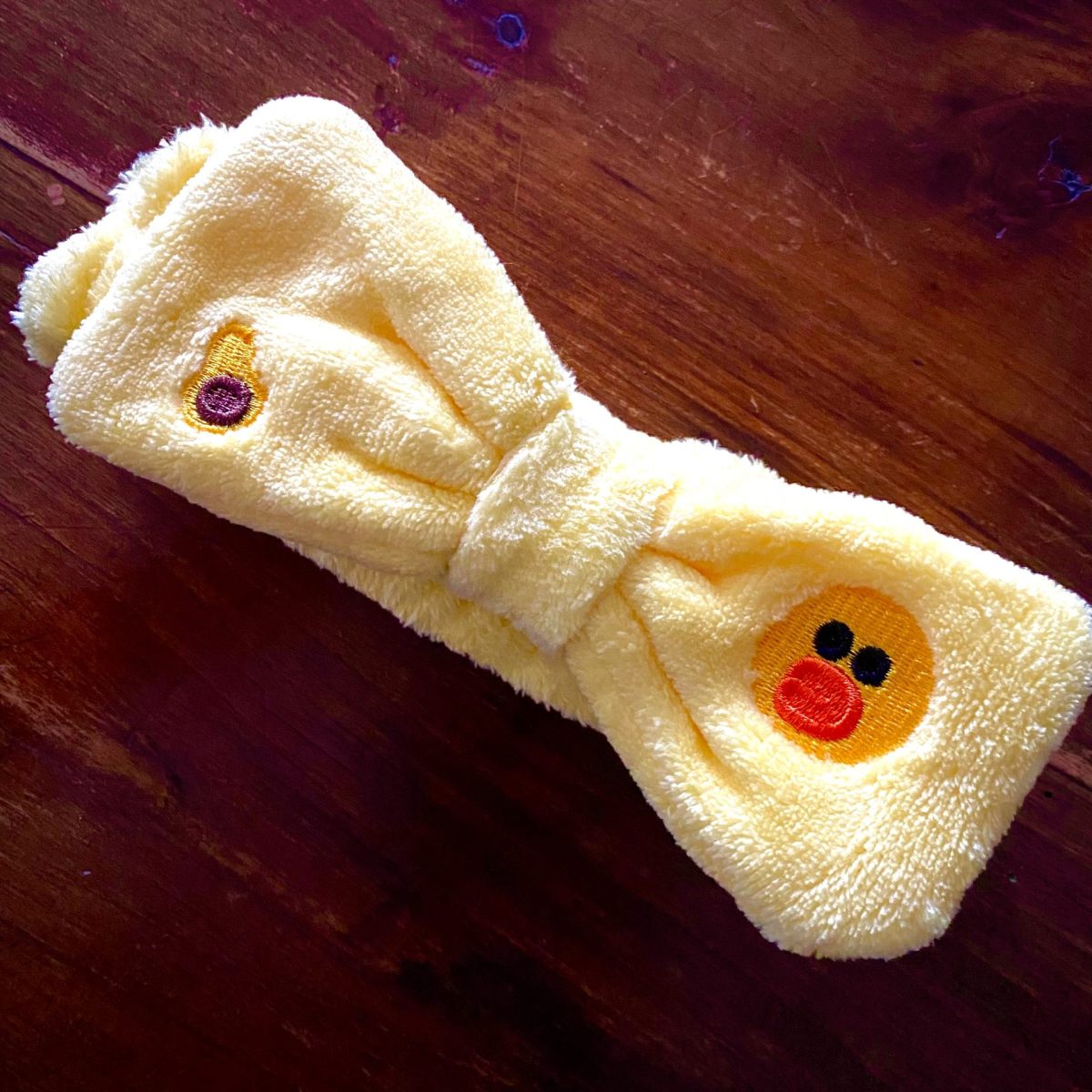 Duck themed tub splash accessories