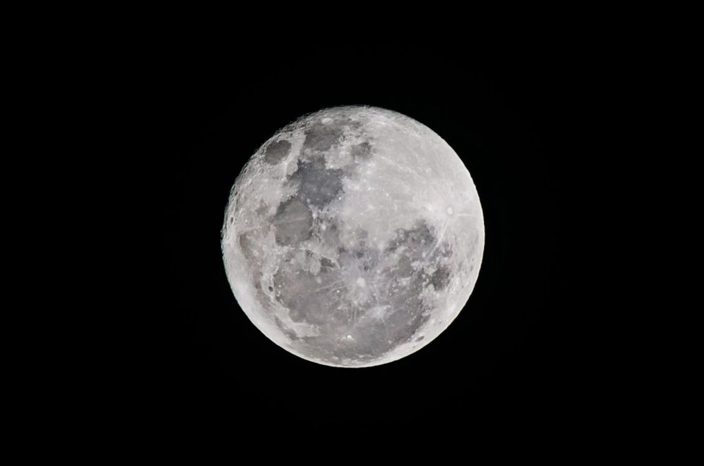 Historical Pregnancy Advice - Don't look at the moon
