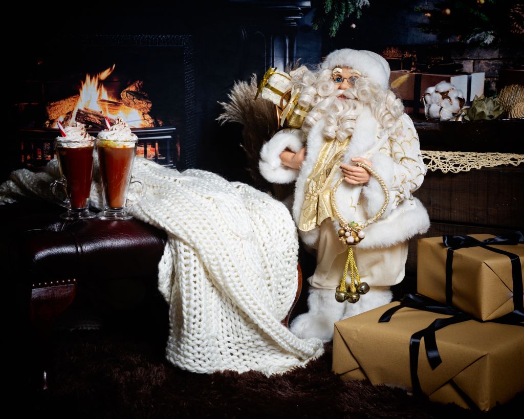 Christmas Photo Shoots West Sussex 2024 Festive Fireside set for Christmas Sussex Mini Photo Shoots Detail