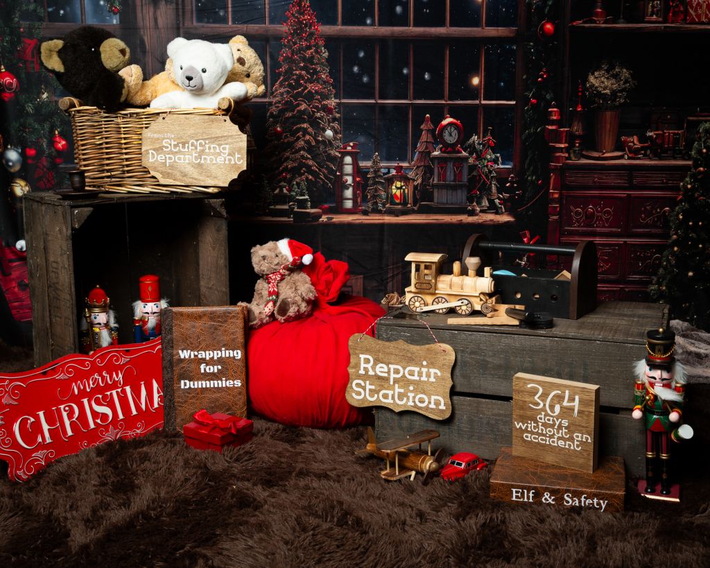 Elf works christmas mini photo shoot set west sussex