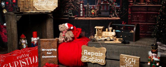 Elf works christmas mini photo shoot set west sussex
